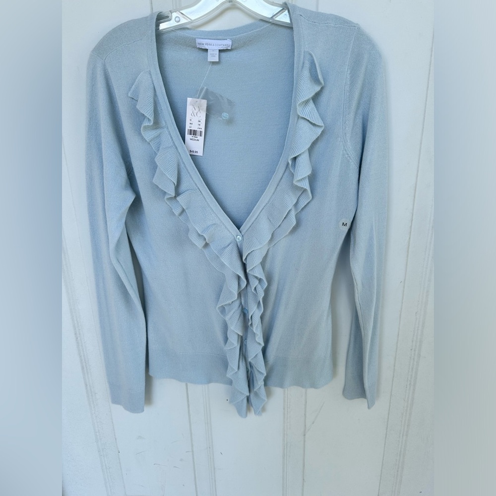 Women's New York & Company
Ruffle Front Acrylic Cardigan
Sweater Size Medium